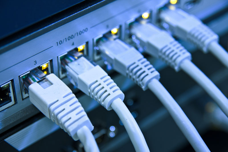 Netzwerkverteiler mit strukturierter Datenverkabelung
